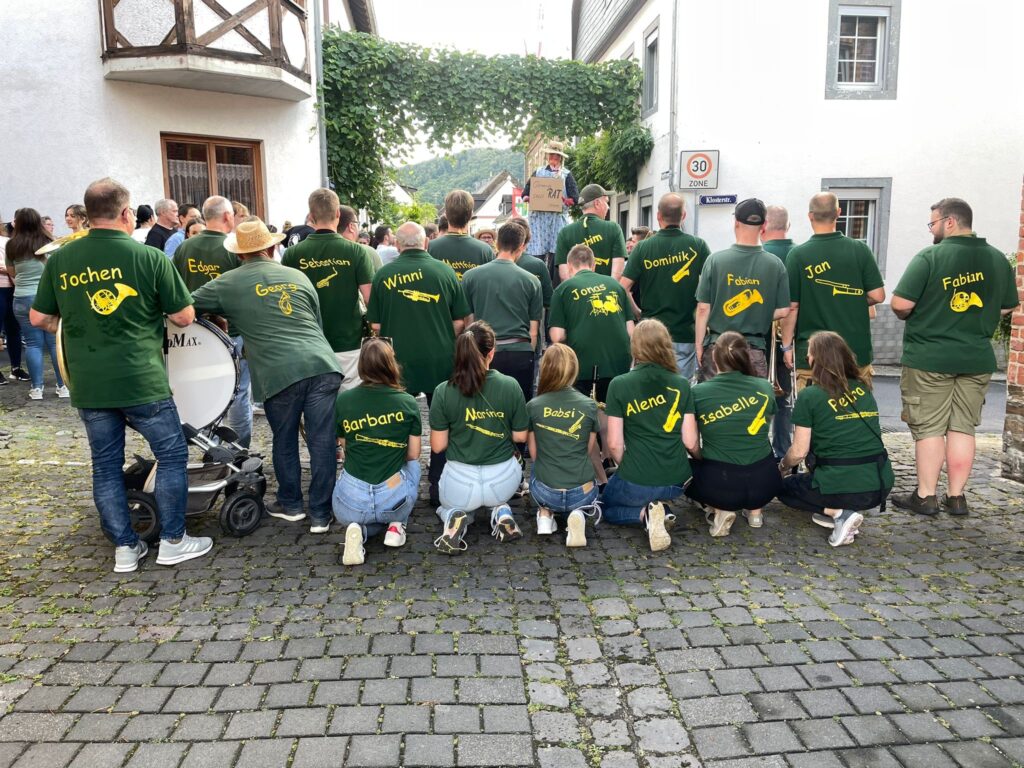 Gruppenfoto von hinten