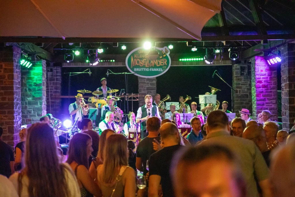 Original Klingende Moselländer live in Bruttig